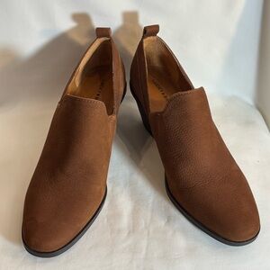 LUCKY BRAND Sz 9.5 Vennia Slip-On Almond Toe Stacked Heel Suede Booties NEW